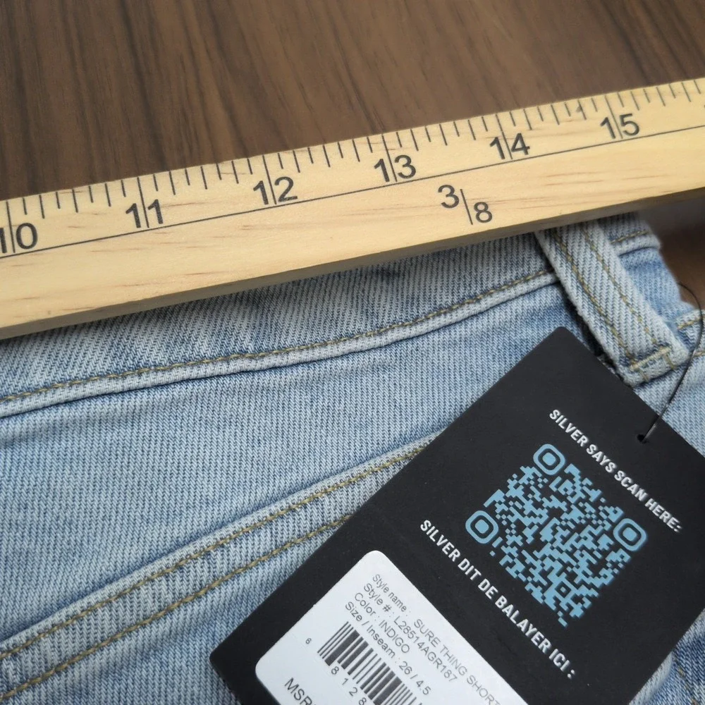 NWT Silver Jeans Co. Women's Denim Sure‎ Thing Long Shorts High Rise Size 26